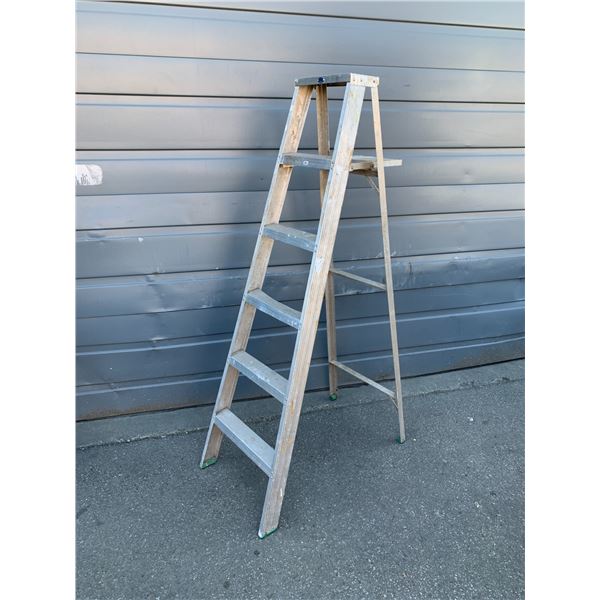Pacific Aluminum Ladder - 6ft Tall - 5 Steps