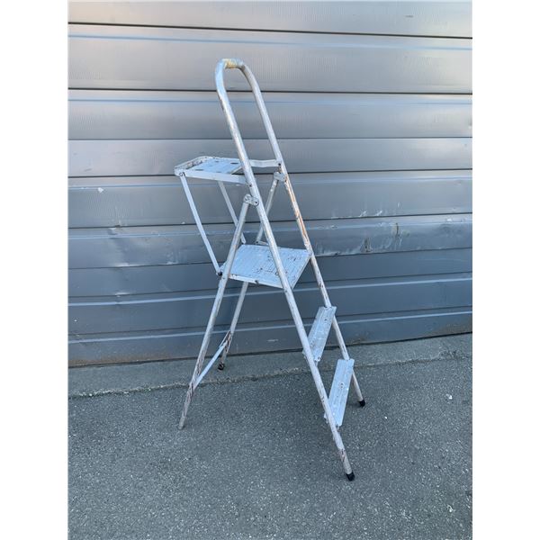 Aluminum Step Ladder - 5.5ft Tall - 3 - Step Ladder