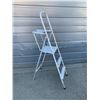 Image 1 : Aluminum Step Ladder - 5.5ft Tall - 3 - Step Ladder
