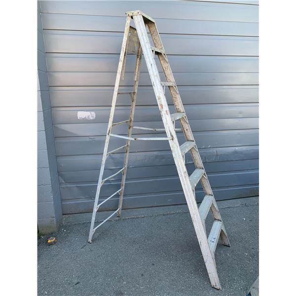 Aluminum Ladder - 8ft Tall - 6 steps