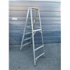Image 3 : Aluminum Ladder - 6ft Tall - 5 steps