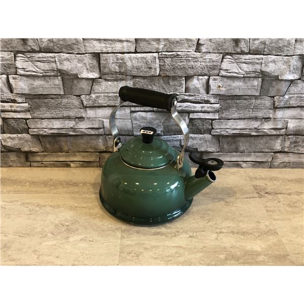 Le Creuset Kettle - Sage Coloured - 1.6L - Rusted Inside