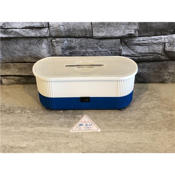 Multifunction Spectacles Cleaner - Model #: 8D-288 - Blue - Battery Powered - Brand New