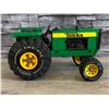 Image 4 : Vintage Tonka John Deere Tractor & Trailer - Pressed Steel - Model #: XMB-975 - Green