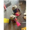 Image 1 : 2 pump jacks