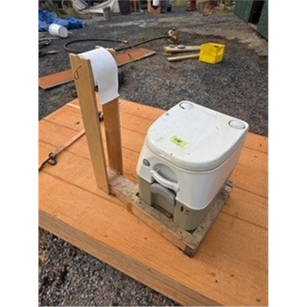 portable toilet w paper rack