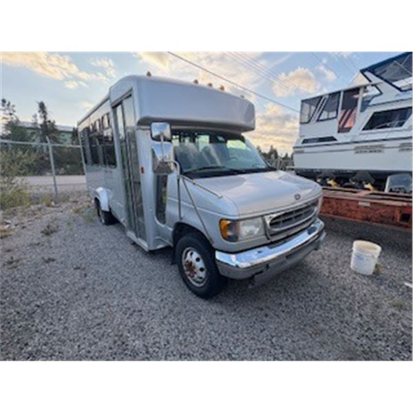 2001 Ford Bus -
