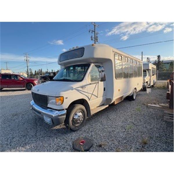2000 Ford Bus