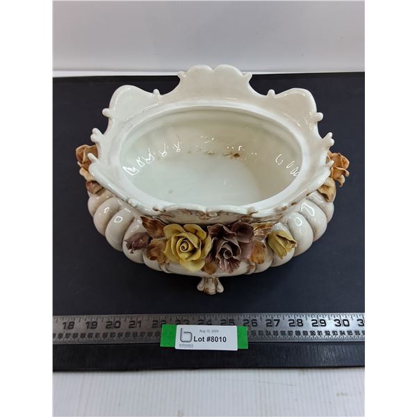 Rosserna Italian Porcelain Footed Vase