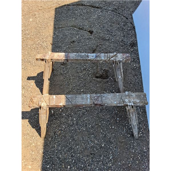 **(2) Wooden Sawhorses 35" x 13.5" x 17" & (2) 120V Pond Heaters- Power On, Cannot Ship