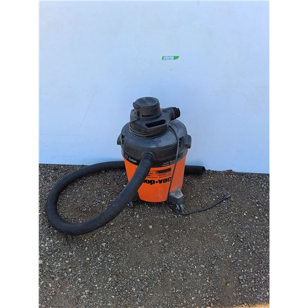 **10 Gallon Shop Vac- Powers On, Cannot Ship