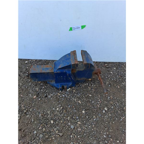 **Metal Vice 18" x 10" 8", Cannot Ship