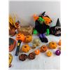 Image 3 : Various Halloween Decorations