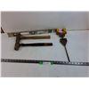 Image 1 : (2) 16" Hammers, 24" Level, 18" Roller  -  PICK UP