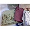 Image 3 : Various Duvet Covers - Size Twin/Twin XL and Pet Brush