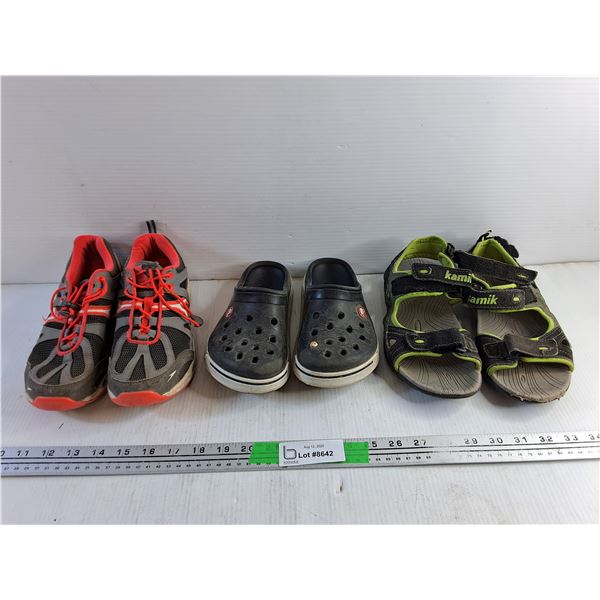 Ladies Sneakers, Slippers and Kids Sandals - Size 7