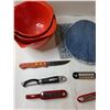 Image 3 : (3) Bowls, (2) Peelers, Salt And Pepper Containers, Misc