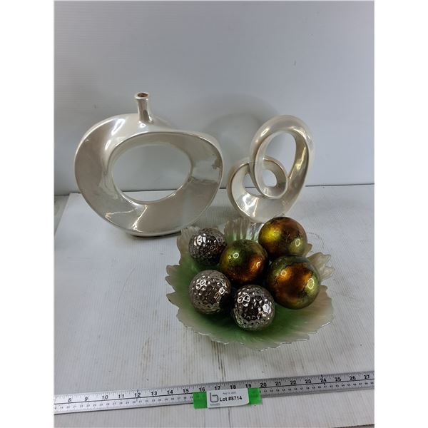 (2) Decorative Ornaments, Bowl With Decorative Orbs - As IS CANNOT SHIP