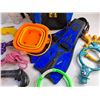 Image 5 : *Swim Fins, Tennis Balls, Tumblers with Lid, Mesh Bag, Rubber Band Gun and Misc