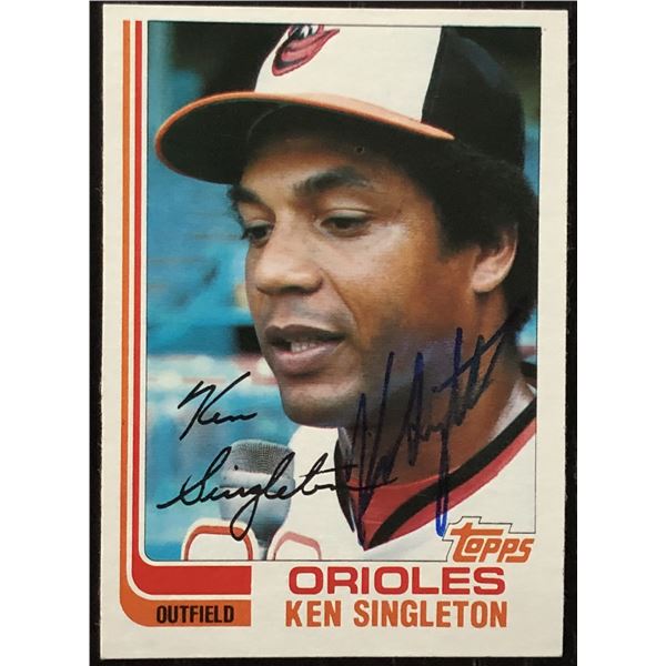 1982 TOPPS KEN SINGLETON - SIGNED