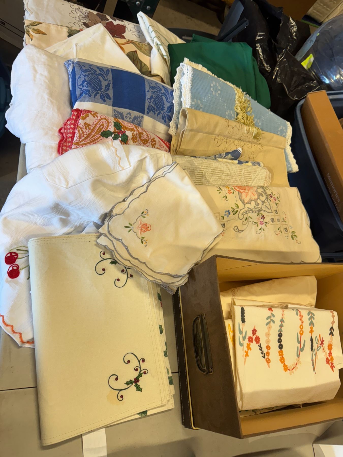Assorted linens