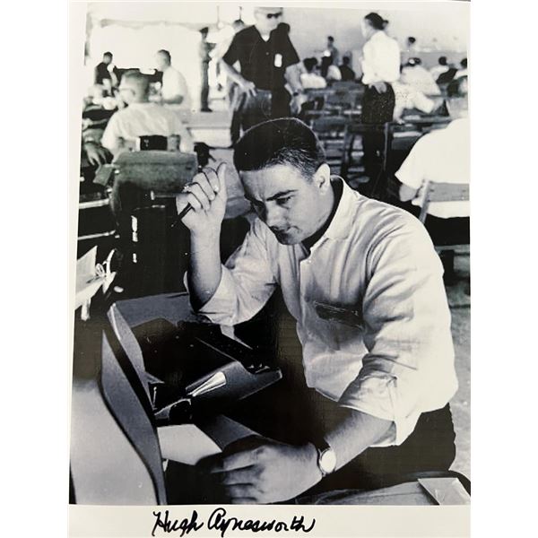 American Journalist _x000d_ Hugh Aynesworth_x000d_  signed photo