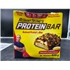 Image 2 : Chef Robert Irvineâ€™s Protein Bar Chocolate Peanut Butter 17-Count, 828G