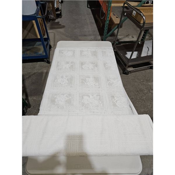 Animal Themed Lace Style Fabric Roll