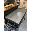 Image 3 : Blackstone 44-Inch Griddle with Hard Cover and Folding Side Shelves, Model 1568NA