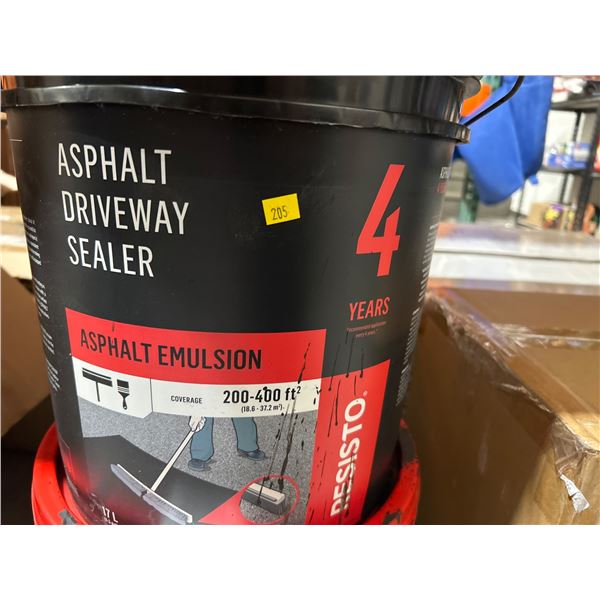Resisto Asphalt Driveway Sealer, 17L (4.5 Gal), Covers 200-400 Sq Ft