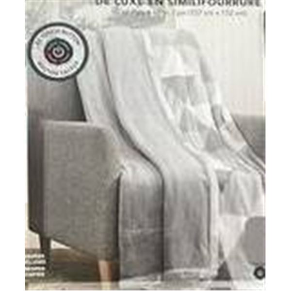 Berkshire Heated Chauffante Throw Luxe Faux Fur in Grey Geo