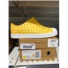 Image 2 : NATIVE Jefferson Kids J3 Shoes in Pineapple Yellow with Shell White Sole
