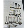 Image 2 : Large Lot of Vintage Collectible Spoons