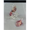 Image 3 : Vintage Cranberry Vase and Floral Sculpture w/ Hummingbirds