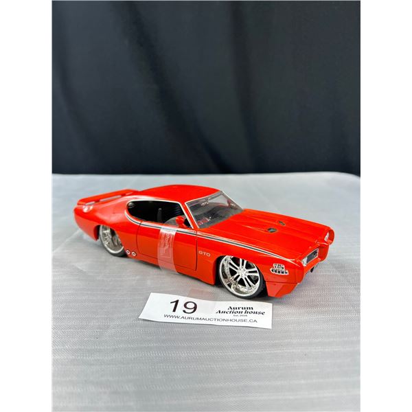 1/24th Scale 1969 Pontiac GTO Judge Diecast Car