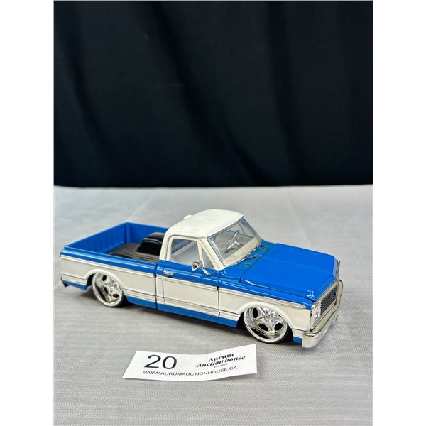 1/24th Scale 1972 Chevrolet Cheyenne Pickup