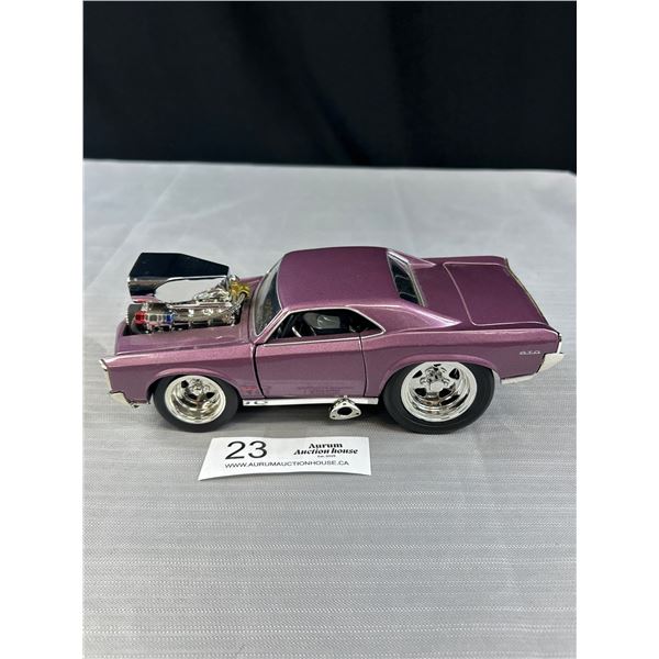 2003 Muscle Machines Diecast GTO Car