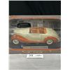 Image 3 : 1/18th Scale 1950 Mercedes-Benz 170S Cabriolet Diecast Car in Original Box