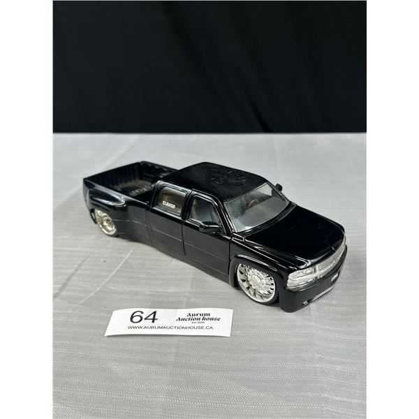 1/24th Scale 1999 Silverado Diecast Car