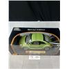Image 2 : 1/18th Scale Volkswagen New Beetle Diecast Car in Original Box
