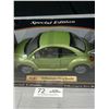 Image 3 : 1/18th Scale Volkswagen New Beetle Diecast Car in Original Box