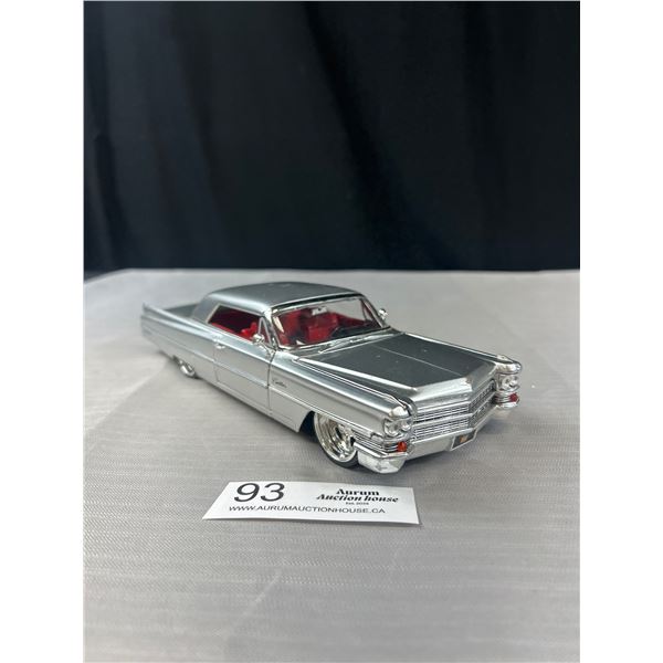 1/24th Scale 1963 Cadillac Series 62 Diecast Car