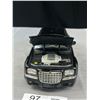 Image 4 : 1/18th Scale Chrysler 300C Hemi Diecast Car