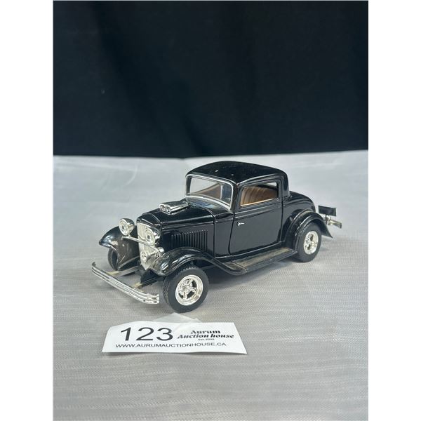 1/24th Scale 1932 Ford Coupe Diecast Car