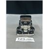 Image 2 : 1/24th Scale 1932 Ford Coupe Diecast Car