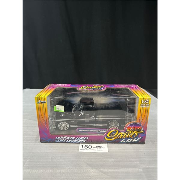1/24th Diecast Truck 1972 Chevrolet Chayenne Still in Original Box