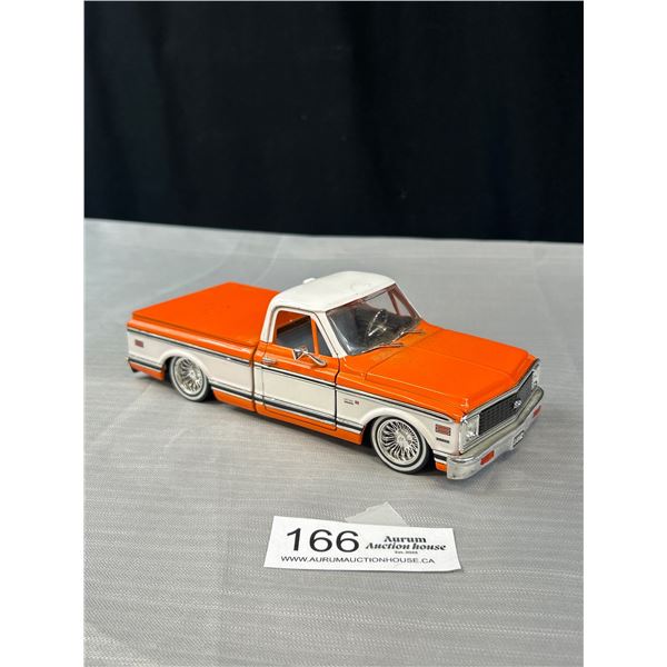 1/24th Scale Diecast 1972 Chevrolet Cheyenne Pickup