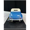 Image 4 : 1/18th Scale 1937 Ford Convertible Diecast Car