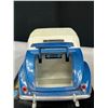 Image 5 : 1/18th Scale 1937 Ford Convertible Diecast Car