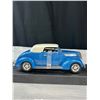 Image 6 : 1/18th Scale 1937 Ford Convertible Diecast Car